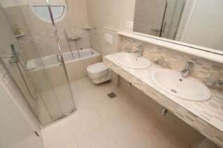 Гостевой дом Apartments and rooms Villa Santa Vita Петровац Апартаменты с 1 спальней-9